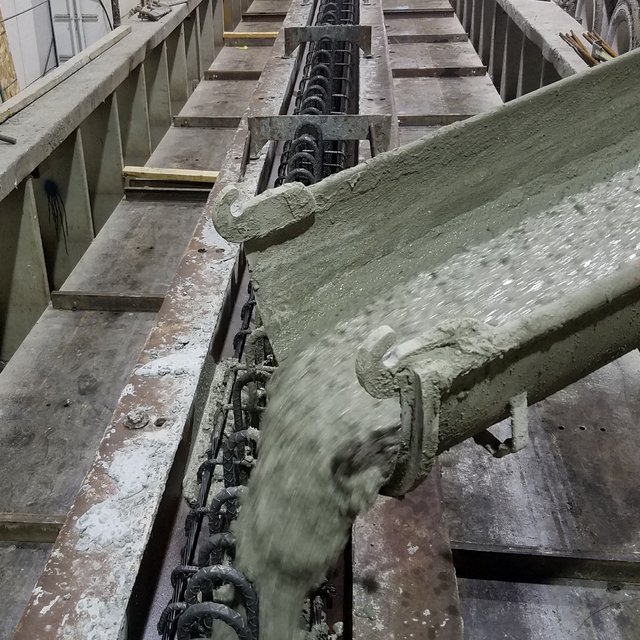 Casting a prestressed concrete beam specimen